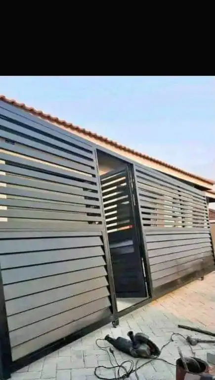 Custom slat gate installation
